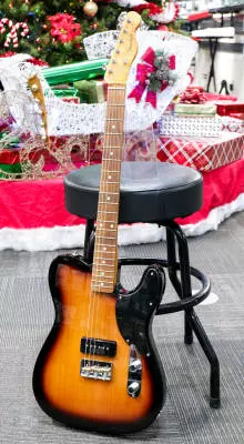 Fender - Noventa Telecaster, Pau Ferro Fingerboard - 2-Colour Sunburst 2